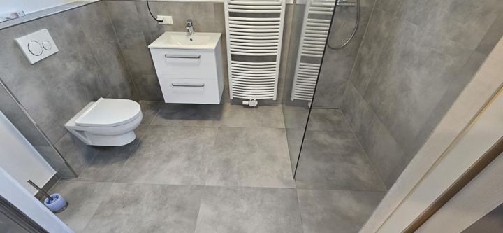 Kompaktes & elegantes Badezimmer