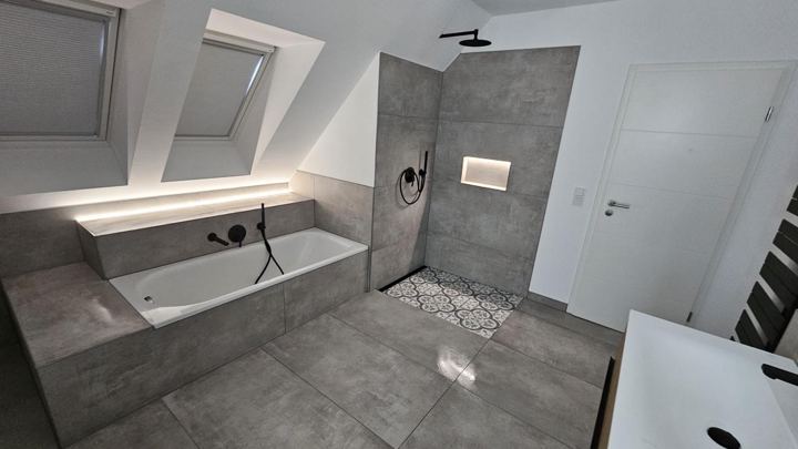 Dusche mit Patchwork-Mosaik